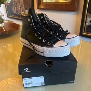 Converse Classic Black and White Leather High-Tops Size 7.5